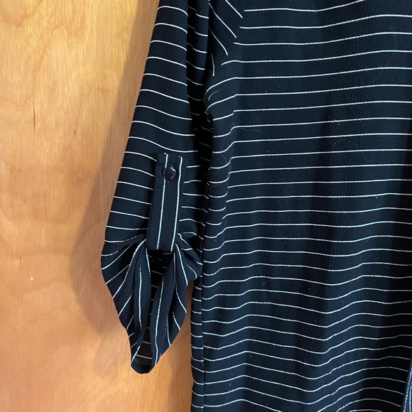 Black and white work shirt - Picture 2 of 3